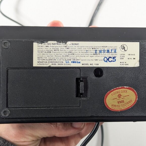 Vintage Spartus Alarm Clock Wired or Battery READ - AS IS - Picture 9 of 11